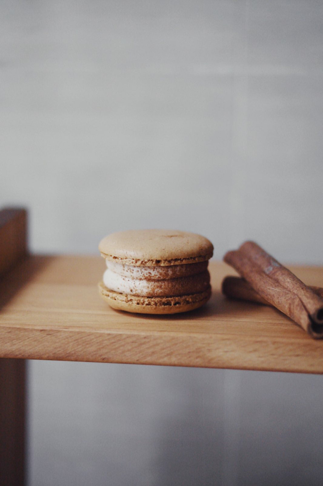 Mulled Wine Macaron